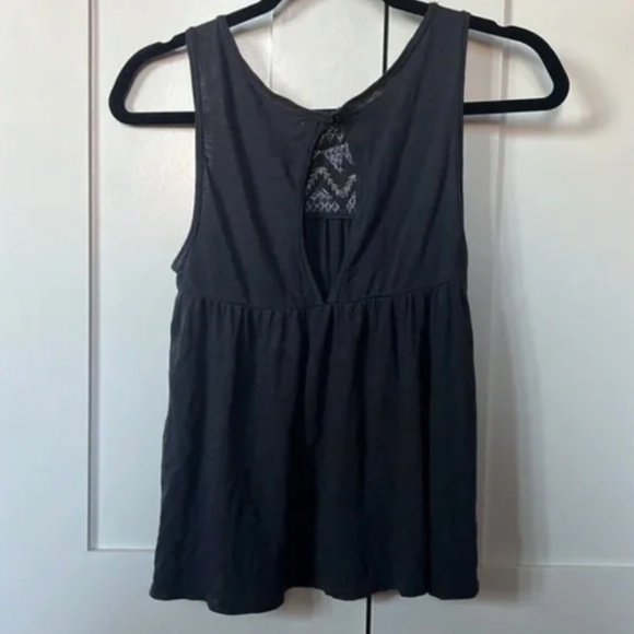 American Eagle Embroidered Tank - Picture 3 of 3